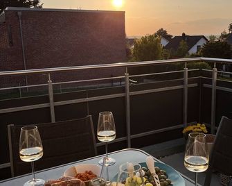 Cozy 3 room new apartment in a central location - Weißenhorn - Balkon