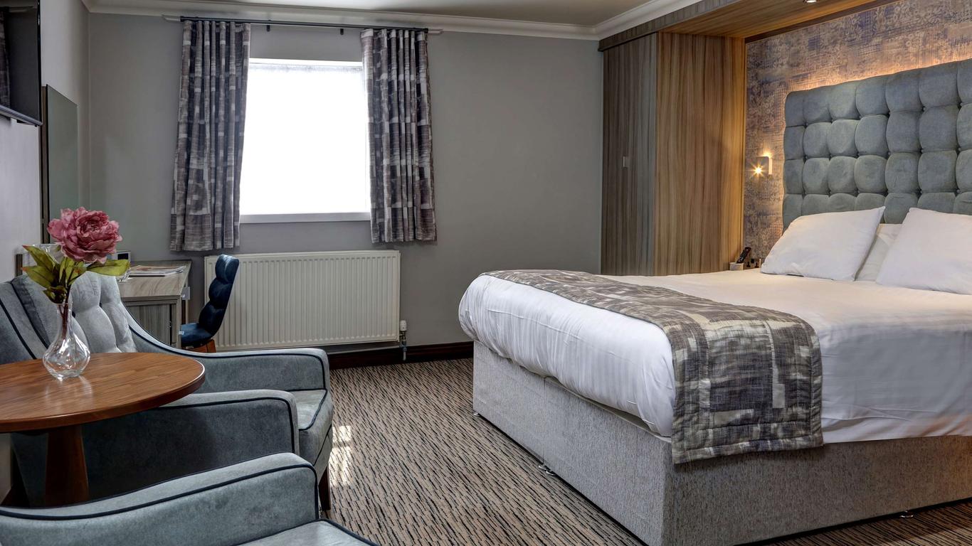 Best Western Plus Pastures Hotel