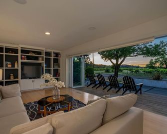 Private Vineyard Haven--Walk To The Hbg - Healdsburg - Sala de estar