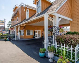 Quality Inn Central Roseburg - Roseburg - Rakennus