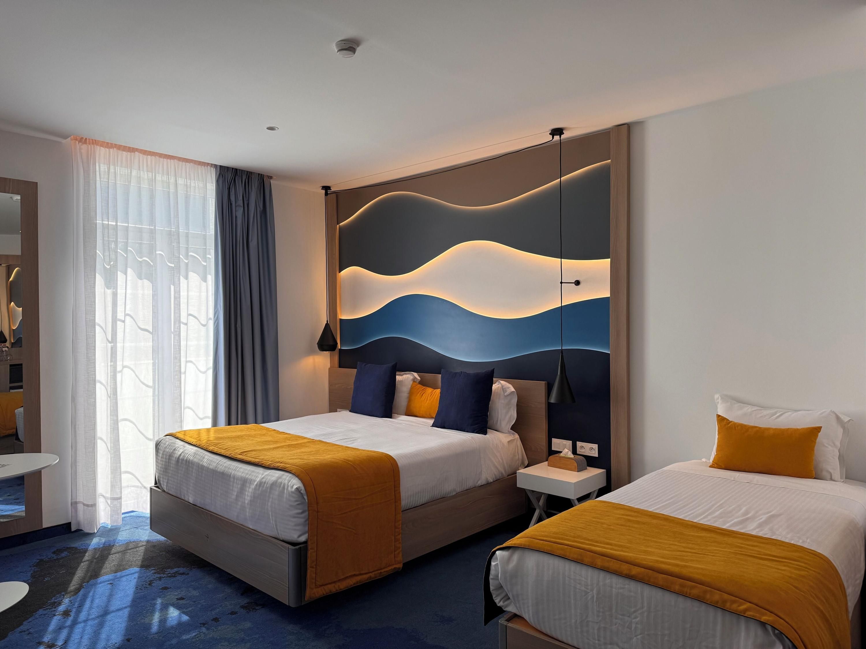 Hotel Carlton thumbnail 3