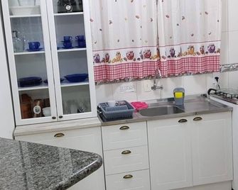 House in Palmas beach for rent - Governador Celso Ramos - Kitchen