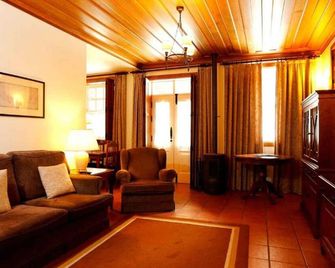 Parador Casa Da Insua - Viseu - Sala de estar