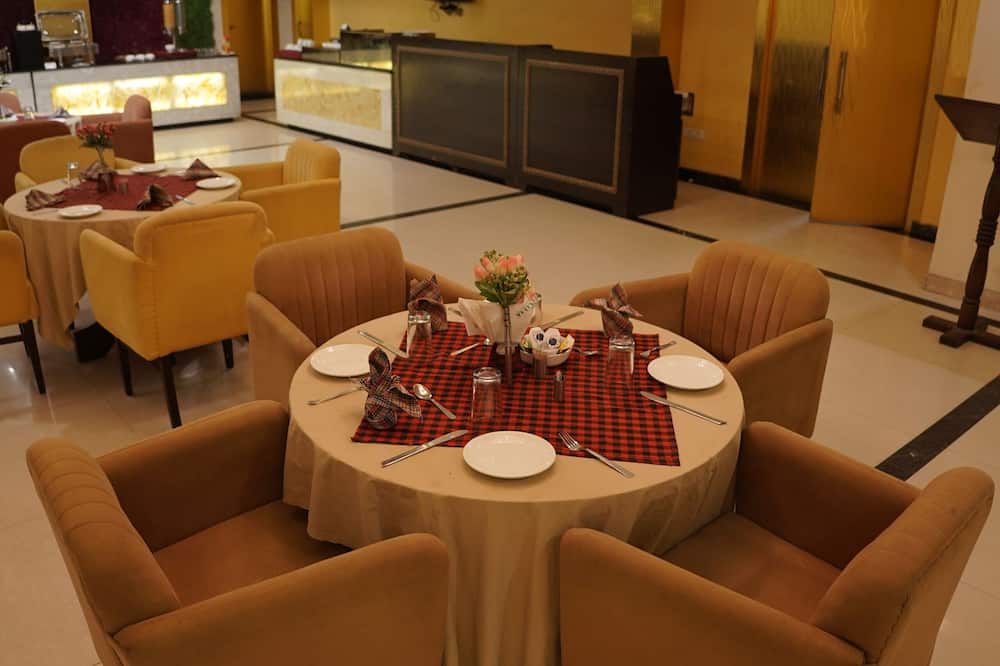 The Vinayak Hotel - Gwalior - Restaurant