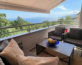 Sea View Apartment - Matulji - Balcón