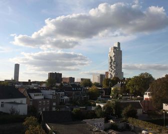 Hostel Roots - Tilburg - Outdoor view
