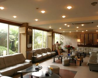 Hotel Shiraiwa - Izu Ōshima - Lounge