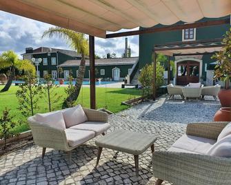 Quinta do Pinheiro Hotel E Eventos by Grupo Quinta dos Lagos - Maiorga - Patio
