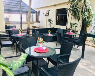 Jam-Bed Hotel and Suites Abeokuta - Abeokuta - Restaurant