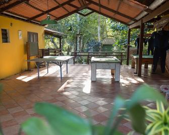 Recanto Dos Lima - Vila do Abraao - Innenhof