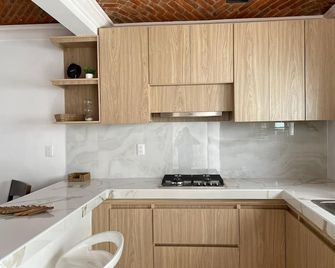 hRuiz Lodgments - Lagos de Moreno - Cocina