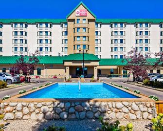 Best Western Plus Winnipeg Airport Hotel - וויניפג - בניין