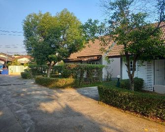 Pakpon Cafe And Bed - 烏汶 - 建築