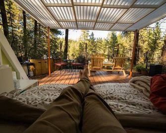 Convertible A-Frame Glamping Cabin bordering Zion National Park - Mount Carmel