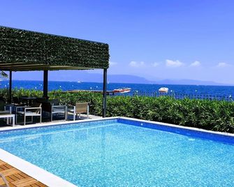 Bianca Two-Room Apartment with lake view. - San Felice del Benaco - Pool