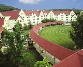Branson Hillside Hotel - Branson - Building