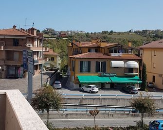 Hotel Dogana - Serravalle - Vista del exterior