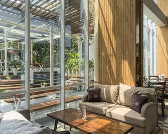 더 101 욕야카르타 뚜구 - 요그야카르타 - 거실