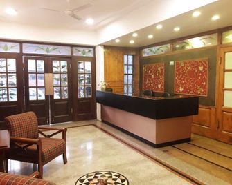 Four Seasons Resort - Srinagar - Front desk