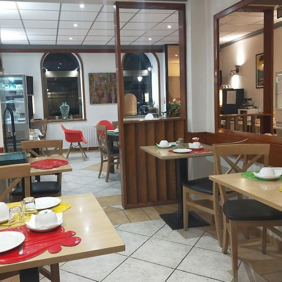 Au Nouvel Hotel image 1