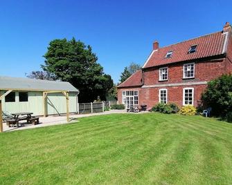 Diamond House Family Friendly Celebrations Pets welcome 350m² - Retford - Building