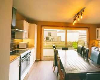 Inverness Holiday House - Inverness - Kitchen