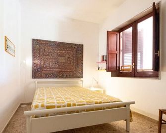 Casa Lisa a due passi dal mare con ampio giardino - San Vito Lo Capo - Camera da letto