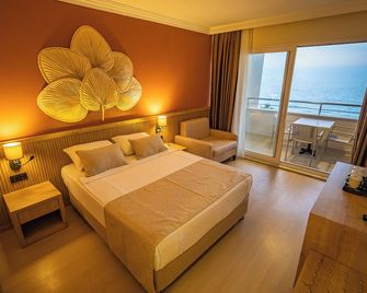 Heritage By Cimen Hotel - אלניה - חדר שינה