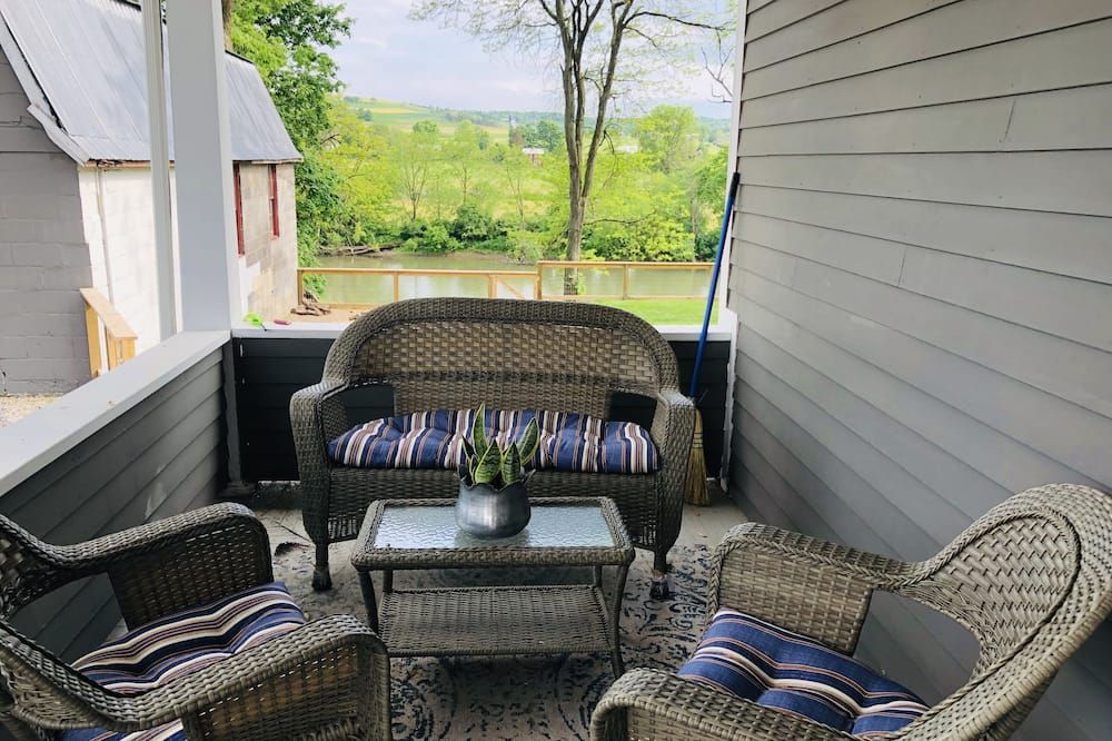 Newly Renovated - Clean!! Waterfront, Scenic Views, Private Yard, Firepit
