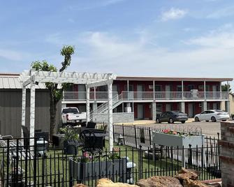 Midtown Inn & Suites - La Junta - Gebäude