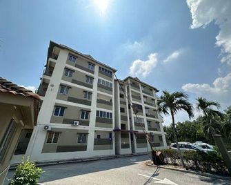 Gone Fishin' @ Kuala Selangor ( 2 min to Sky Mirror Jetty) - Kuala Selangor - Bâtiment
