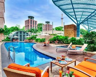 Resorts World Sentosa - Hotel Michael - Singapore - בריכה