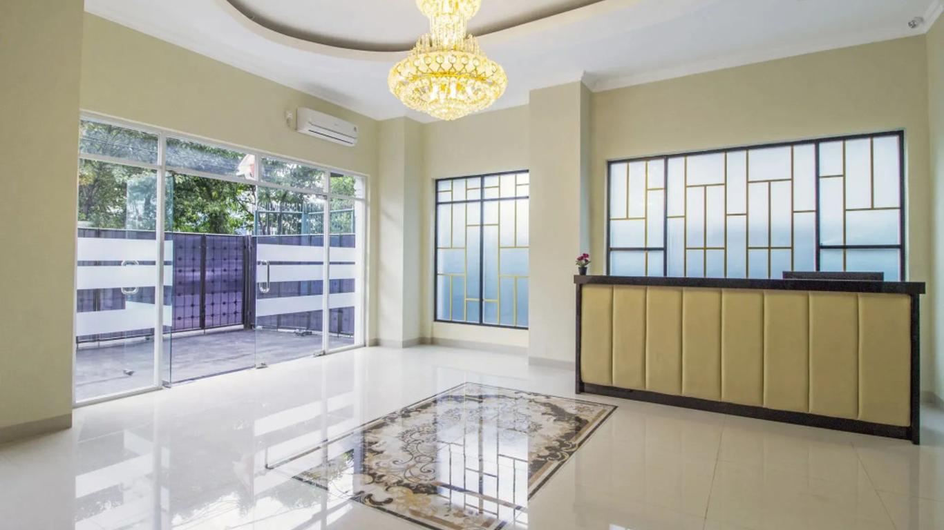 RedDoorz Plus @ Cideng Barat