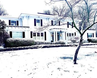 The Good Knight Inn BnB- Bedrm 4.5 bath Historic Mansion - Paducah - Building