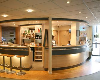 Days Inn by Wyndham Donington A50 - Derby - Bar