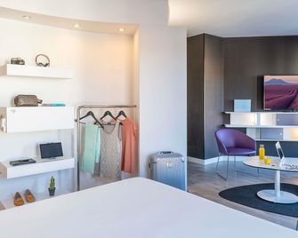 Novotel Suites Malaga Centro - Málaga - Bedroom