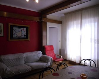 Castel Apartments - L'Hospitalet de Llobregat - Sala de estar