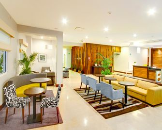 Hilton Garden Inn Queretaro - קרטארו - טרקלין