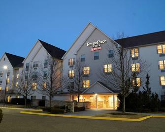 TownePlace Suites by Marriott Republic Airport Long Island - Farmingdale - Building