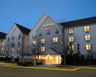 TownePlace Suites by Marriott Republic Airport Long Island - Farmingdale - Building