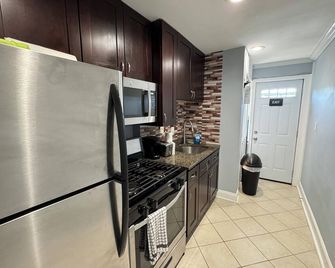 Modern Cozy 2br Apartment In DC - Washington, D.C. - Kitchen