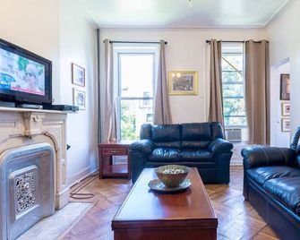 1 1/2 bedroom apartment just 4 minutes drive to Barclays Center Brooklyn - Brooklyn - Stue