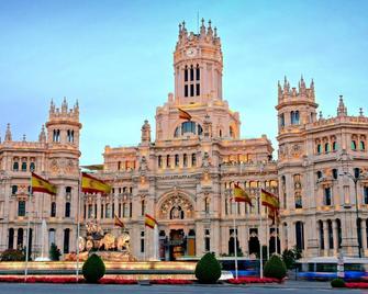 Hostal Retiro - Madrid