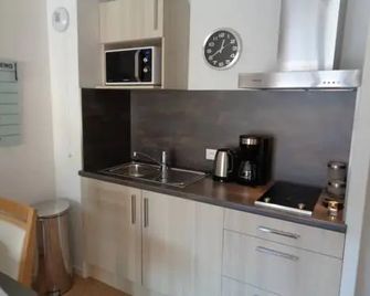 Domitys Les Greements D'Or - Residence Seniors - Douarnenez - Kuchyň