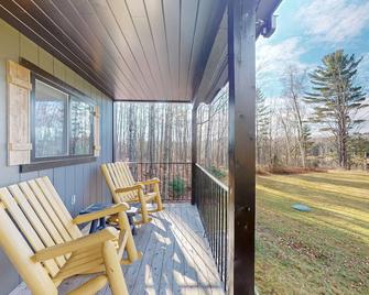 Grizzly Pines - Jay - Balcony