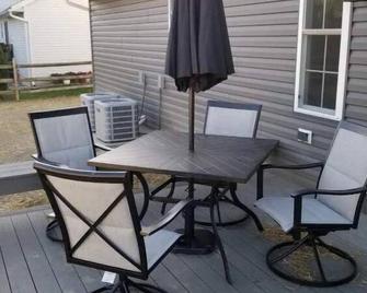 Comfort at the Crossroads - Rossford - Patio