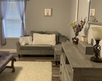 Cozy WhitePine Getaway neighboring The Great Smoky Mountains - White Pine - Sala de estar