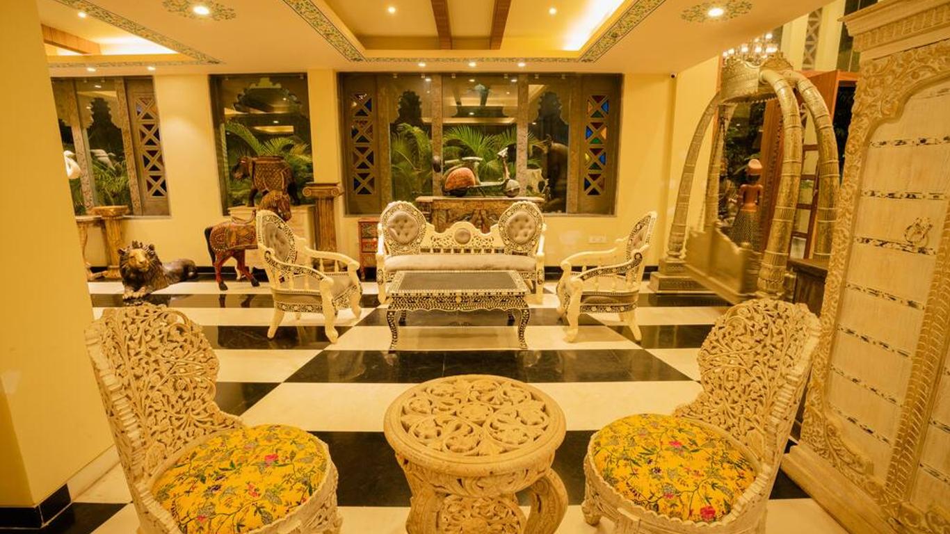 The Ramvilas - A Rooftop Pichola Lake View Hotel