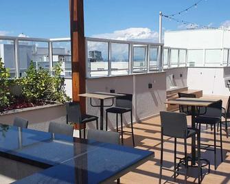 2 bedrooms, air conditioning, view of Christ, Sambadrome and 10km from Copacabana - Rio de Janeiro - Balcony