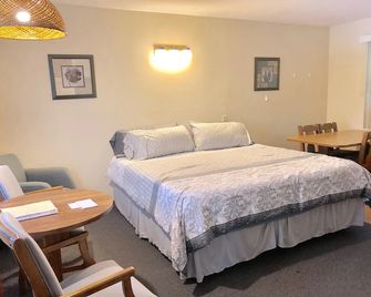 Boulders Resort - Lake George